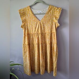 THML Mustard Yellow Geometric Tiered Mini Dress med